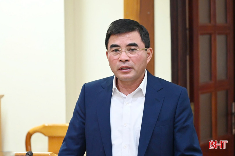 Chủ tịch UBND thị xã Kỳ Anh Phan Thành Biển tiếp thu các ý kiến thảo luận và làm rõ một số nội dung liên quan. bqbht_br_z6245332654692-9aee6c5c2f9f2c563063a3f7f9be31e9-6457.jpg