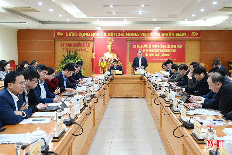 Phó Chủ tịch Thường trực UBND tỉnh Nguyễn Hồng Lĩnh và Chủ tịch Ủy ban MTTQ tỉnh Trần Nhật Tân chủ trì cuộc họp. bqbht_br_z6245332172245-a72db0ae21597d8eb698d60a5a8afd4c-6750.jpg