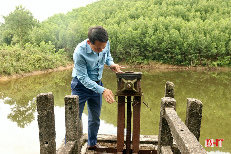 Cống hồ Đập Bệ (xã Quang Thọ, Vũ Quang) đã hư hỏng, không còn chức năng điều tiết nước. 3.jpg