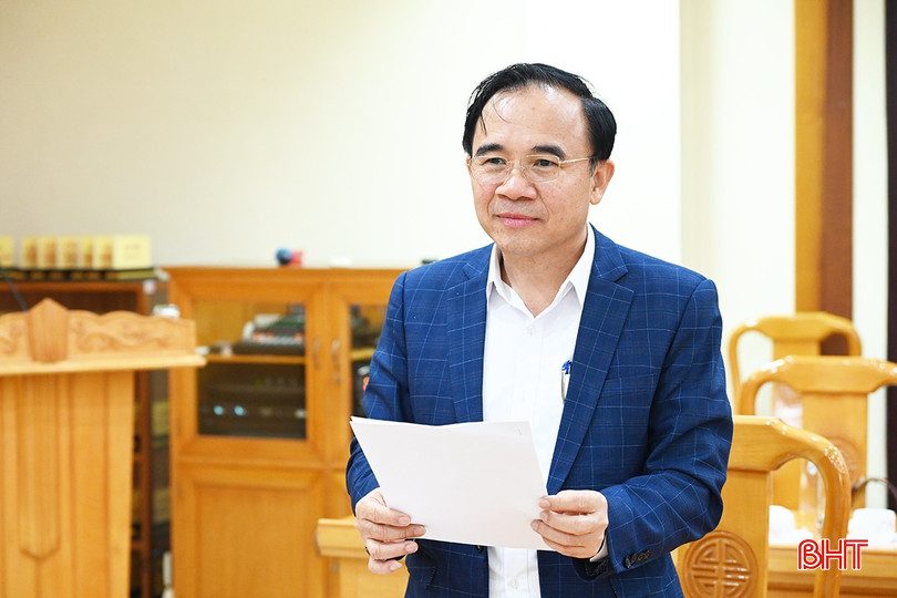 Giám đốc Sở KH&CN Bùi Quang Hoàn báo cáo kết quả rà soát danh mục nhiệm vụ KH&CN 2025. bqbht_br_4.jpg