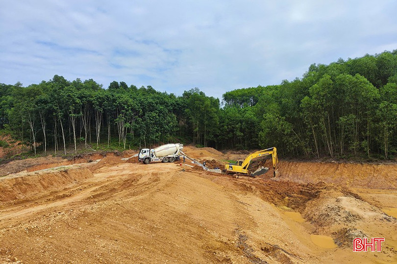 Công trình đập Cây Sắn, xã Gia Phố có chức năng đảm bảo cấp nước ổn định cho 20 ha diện tích đất sản xuất. 1-6167.jpg