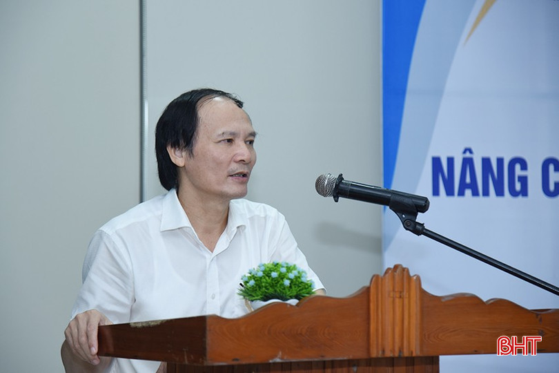 Giám đốc Sở NN&PTNT Nguyễn Văn Việt phát biểu khai mạc lớp tập huấn. a3.jpg