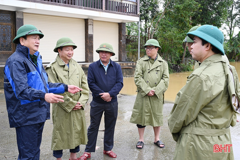 Đoàn đến kiểm tra tại xã Hương Phố. bqbht_br_3-2697.jpg