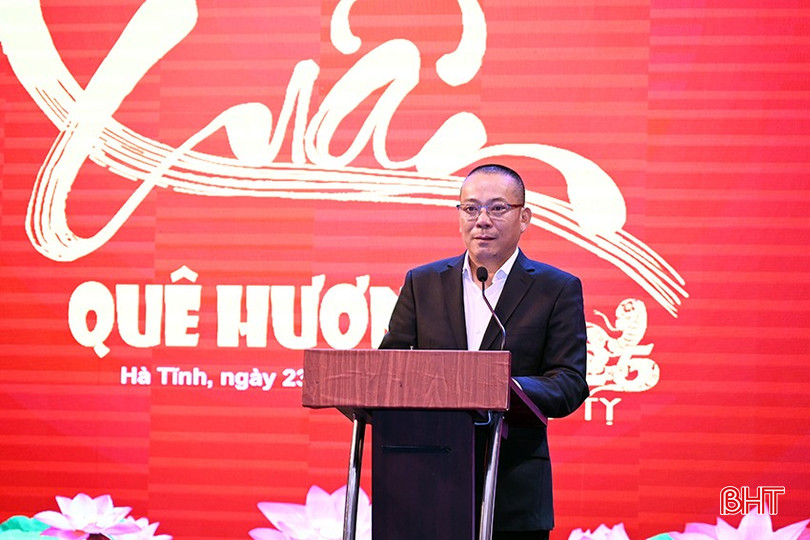 Ông Đậu Văn Tuấn - Phó Chủ tịch Thường trực Hội đồng hương Nghệ Tĩnh tại Ba Lan phát biểu tại chương trình. bqbht_br_4.jpg