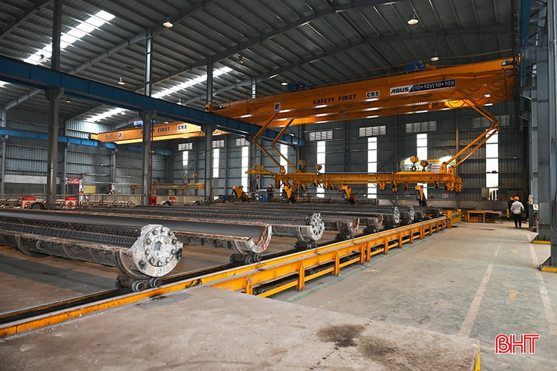 Với công nghệ hiện đại, Công ty TNHH Sản xuất cấu kiện công nghệ cao Viết Hải có thể sản xuất 1.000.000m cọc/năm. bqbht_br_4.jpg