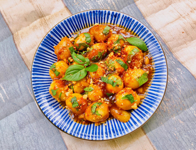 Cách làm trứng cút rim me chua ngọt, đậm đà