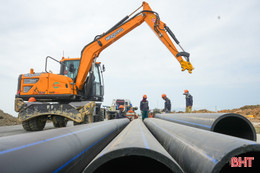 Công nhân tăng tốc, máy móc rộn ràng tại dự án VSIP