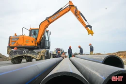 Công nhân tăng tốc, máy móc rộn ràng tại dự án VSIP