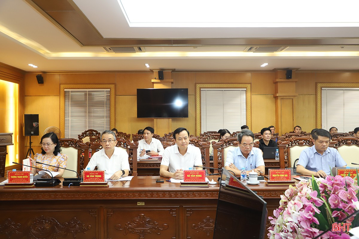 Các đồng chí Ủy viên BTV Tỉnh ủy dự hội nghị. bqbht_br_4-1095.jpg