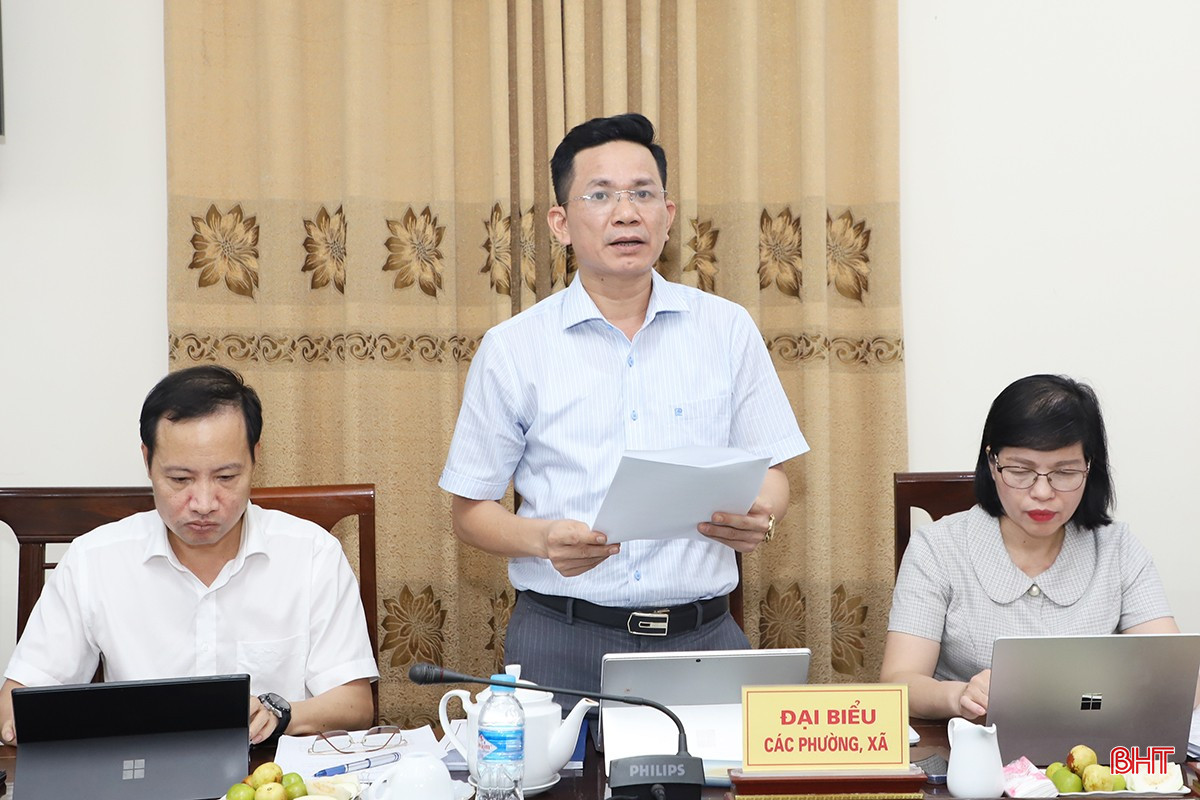 Bí thư Đảng ủy, Chủ tịch HĐND xã Đan Hải Nguyễn Trọng Vân báo cáo tại hội nghị. bqbht_br_2.jpg