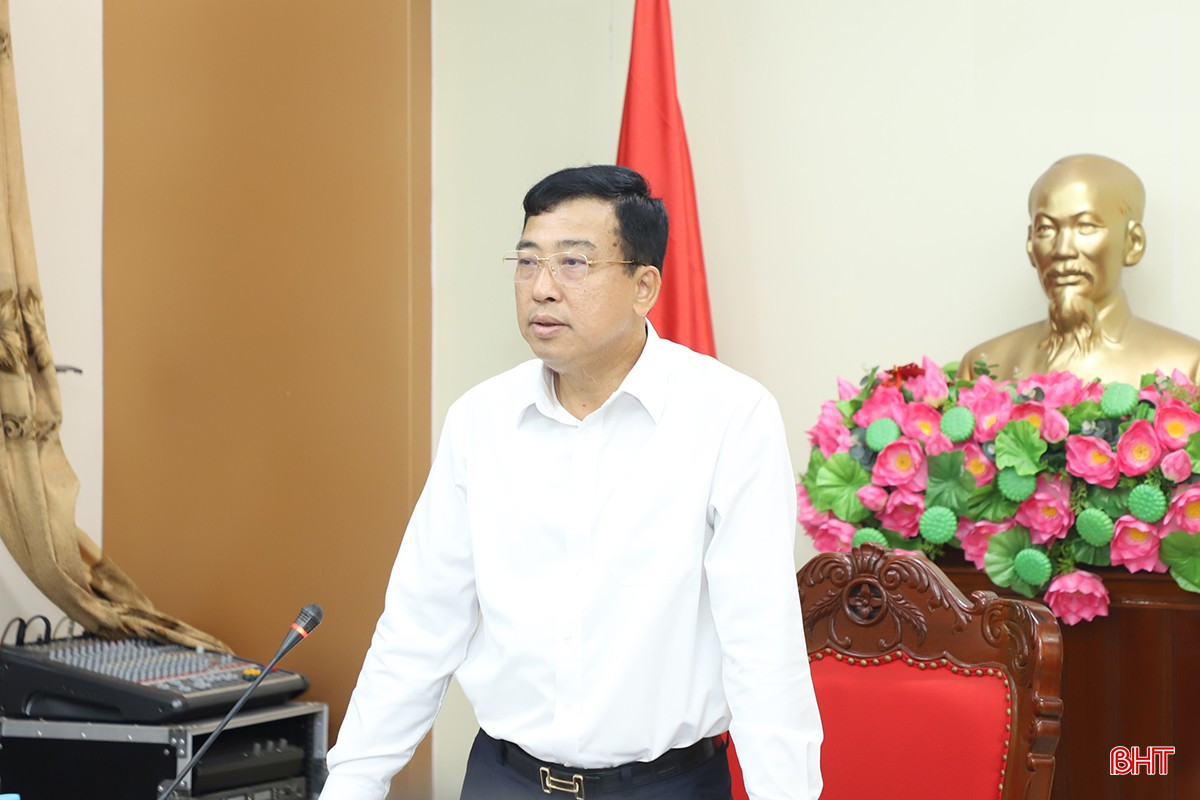 Phó Chủ tịch Thường trực HĐND tỉnh Trần Tú Anh kết luận hội nghị. bqbht_br_4.jpg