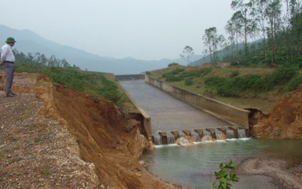 Thiếu kinh phí để sửa chữa các hạng mục lớn đang là trở ngại trong việc phục vụ sản xuất của các đơn vị thủy nông