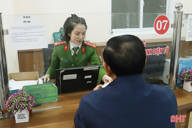 Việc thay đổi giấy tờ tùy thân, thủ tục liên quan đến đất đai nhận được nhiều sự quan tâm của người dân. bqbht_br_13.jpg