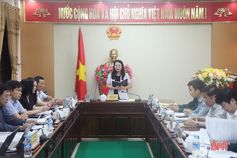 Trưởng ban Pháp chế HĐND tỉnh Nguyễn Thị Nhuần chủ trì cuộc làm việc bqbht_br_23.jpg