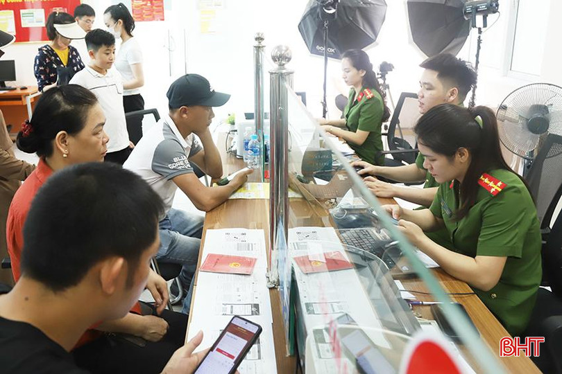 Việc thực hiện đợt cao điểm góp phần nhanh chóng đưa Luật Căn cước vào cuộc sống. HT.jpg