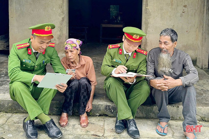Công an xã Sơn Kim 1 tuyên truyền, vận động người dân chấp hành các chủ trương của Đảng, chính sách, pháp luật của Nhà nước. bqbht_br_5.jpg