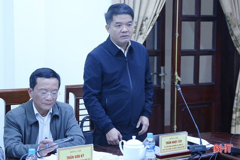 Chủ tịch Ủy ban MTTQ tỉnh Trần Nhật Tân phát biểu tại cuộc làm việc. bqbht_br_1.jpg