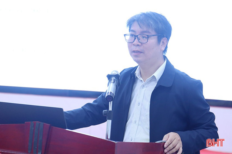Phó Cục trưởng Cục Bổ trợ tư pháp (Bộ Tư pháp) Lê Văn Tuấn giới thiệu một số nội dung của Luật sửa đổi, bổ sung một số điều của Luật Đấu giá tài sản. bqbht_br_5.jpg
