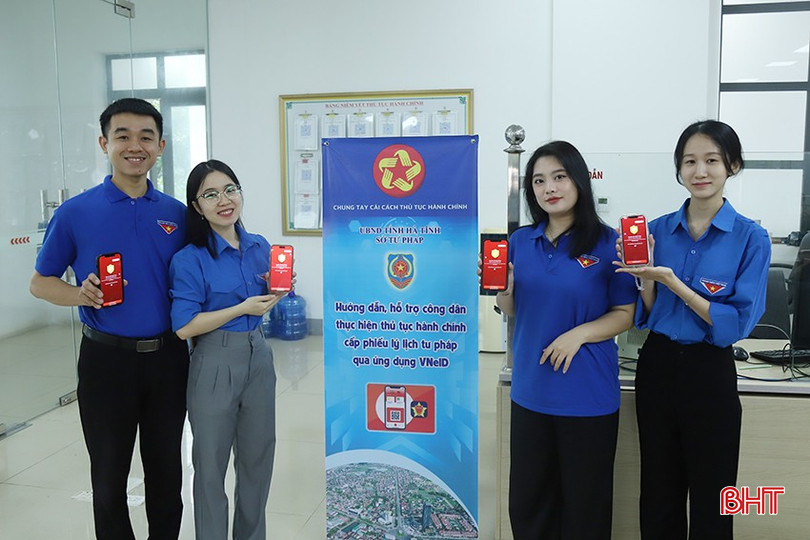 100% đoàn viên Sở Tư pháp được hướng dẫn nghiệp vụ về cấp phiếu LTTP trên ứng dụng VNeID để hỗ trợ người dân. bqbht_br_d.jpg