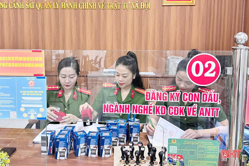 Công an tỉnh Hà Tĩnh đã tiến hành thu hồi và đăng ký lại mẫu con dấu mới cho các cơ quan, tổ chức thực hiện sắp xếp ĐVHC. bqbht_br_a.jpg