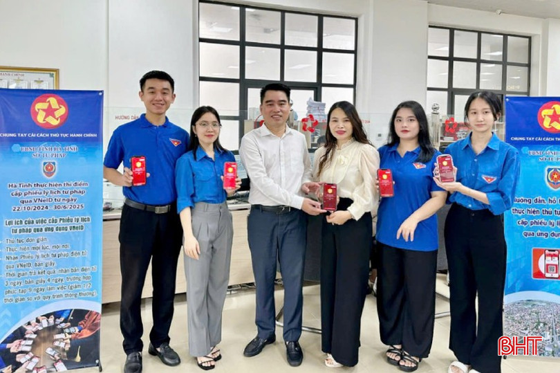Việc triển khai thí điểm cấp phiếu LLTP trên ứng dụng VNeID là bước tiến ứng dụng chuyển đổi số trong lĩnh vực tư pháp. bqbht_br_2.jpg