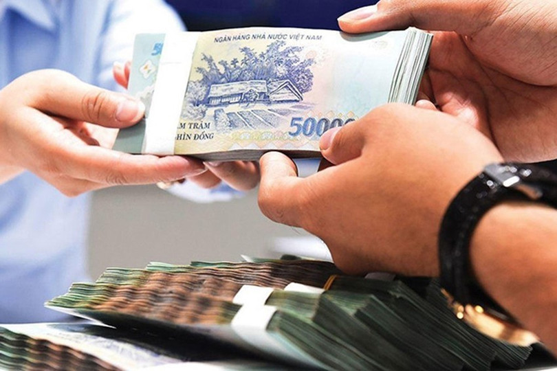 Người đưa tiền để “lo lót” không chỉ mất tiền mà còn có thể bị xem xét về tội "Đưa hối lộ". (Ảnh minh họa). 12.jpg