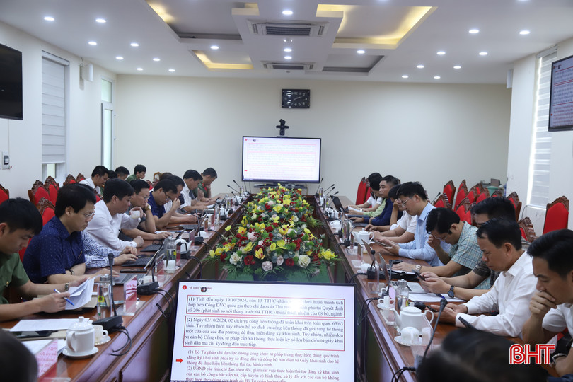 Toàn cảnh điểm cầu Hà Tĩnh. img-0107-2775-61.jpg