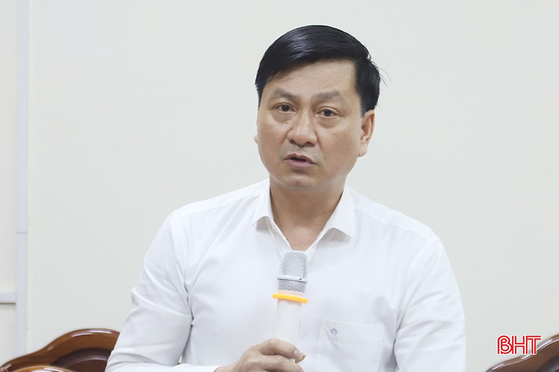 Phó Giám đốc Sở KH&CN Bùi Phong An đề xuất các ý kiến nhằm tham mưu thực hiện tốt Luật Đất đai và các nghị định hướng dẫn thi hành. bqbht_br_098.jpg
