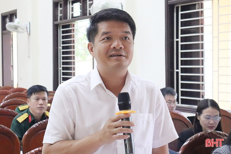 Chủ tịch Ủy ban MTTQ tỉnh Trần Nhật Tân đề nghị thành phố Hà Tĩnh rà soát nguồn thanh niên trong độ tuổi thực hiện Luật NVQS để quản lý nguồn; làm tốt các khâu, các bước trong tuyển chọn, gọi công dân thực hiện nghĩa vụ quân sự đảm bảo minh bạch, công khai, dân chủ. bqbht_br_1.jpg