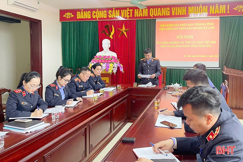 Viện KSND huyện Kỳ Anh tổ chức hội nghị rút kinh nghiệm để đề ra giải pháp khắc phục trong thời gian tới. bqbht_br_3.jpg