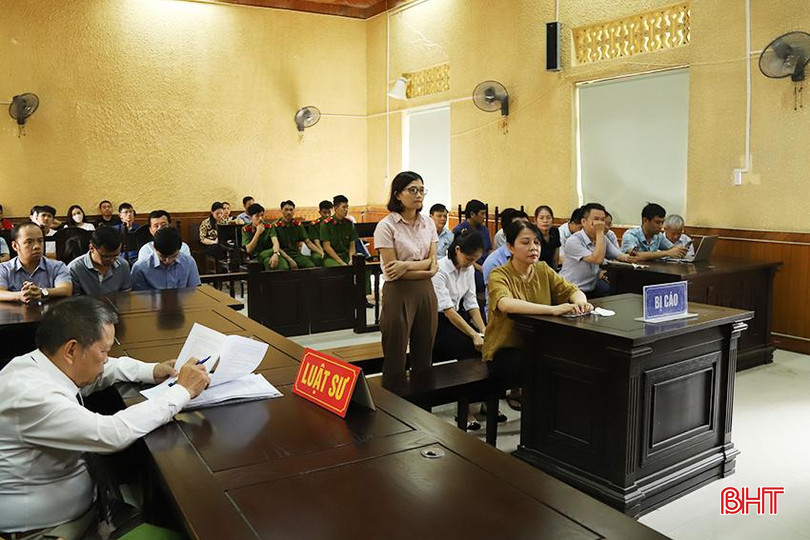 Toàn cảnh phiên toà xét xử sáng 31/7. BC5.jpg