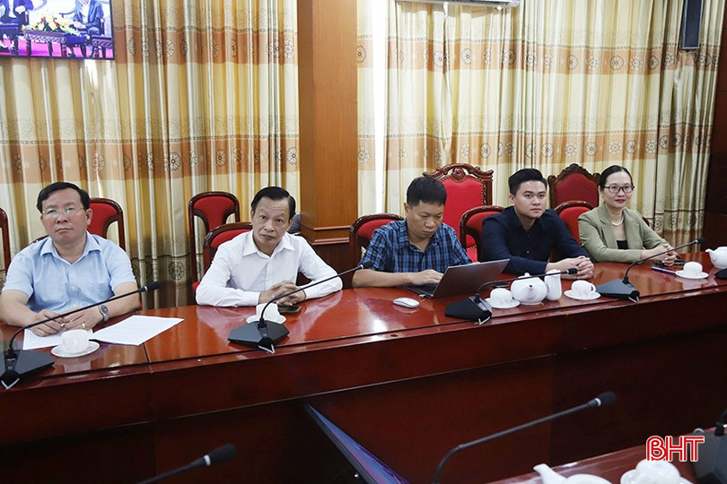 Đại biểu tham dự tại điểm cầu Hà Tĩnh. 4-7160.jpg