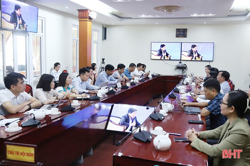 Toàn cảnh điểm cầu Hà Tĩnh. 2-8398.jpg