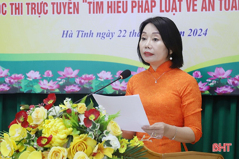 Phó Giám đốc Sở GD&ĐT Nguyễn Thị Nhung Quyên phát biểu hưởng ứng cuộc thi. q-1481-6384.jpg