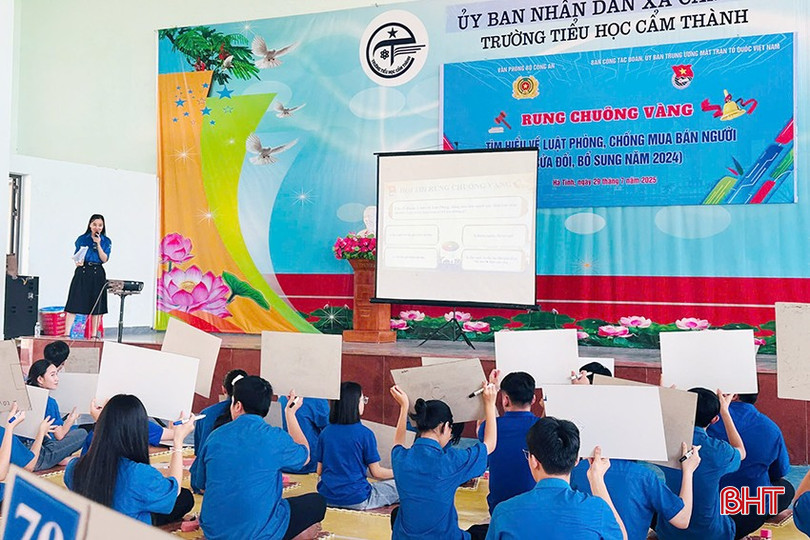 Văn phòng Bộ Công an phối hợp với Ban Công tác đoàn - MTTQ Việt Nam tổ chức hội thi rung chuông vàng tìm hiểu về Luật Phòng, chống mua bán người (sáng 29/7). bqbht_br_1.jpg
