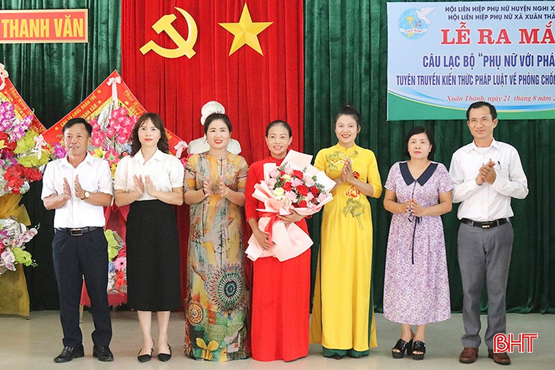 CLB "Phụ nữ với pháp luật" thôn Thanh Văn (xã Xuân Thành, Nghi Xuân) được ra mắt vào tháng 8/2024. f-7570.jpg