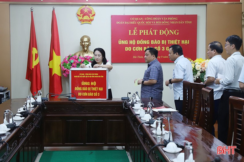 Toàn bộ số tiền ủng hộ sẽ được Cơ quan - Công đoàn Đoàn ĐBQH&HĐND tỉnh gửi tới Quỹ Cứu trợ của tỉnh để chuyển đến đồng bào các tỉnh phía Bắc. Toàn bộ số tiền ủng hộ sẽ được Cơ quan - Công đoàn Đoàn ĐBQH&HĐND tỉnh gửi tới Quỹ Cứu trợ của tỉnh để chuyển đến đồng bào các tỉnh phía Bắc.