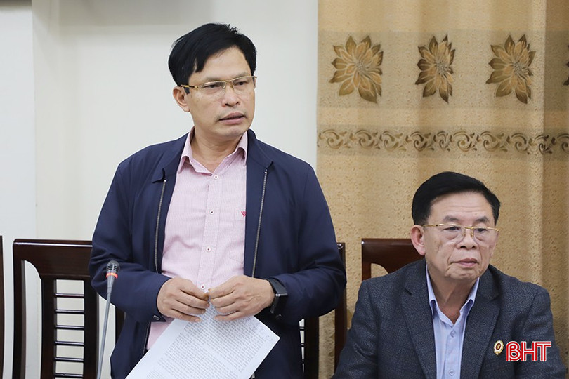 Phó Trưởng ban Pháp chế HĐND tỉnh Phạm Nghĩa đề nghị các đơn vị quan tâm tới đào tạo bồi dưỡng cán bộ, nâng cao trình độ chuyên môn, đạo đức nghề nghiệp, chấp hành nghiêm kỷ luật, đạo đức công vụ... bqbht_br_s.jpg