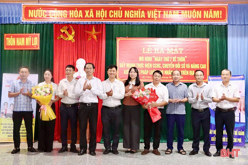 UBND xã Kỳ Văn ra mắt mô hình “Ngày thứ Bảy về thôn” vào ngày 13/10. bqbht_br_1a.jpg