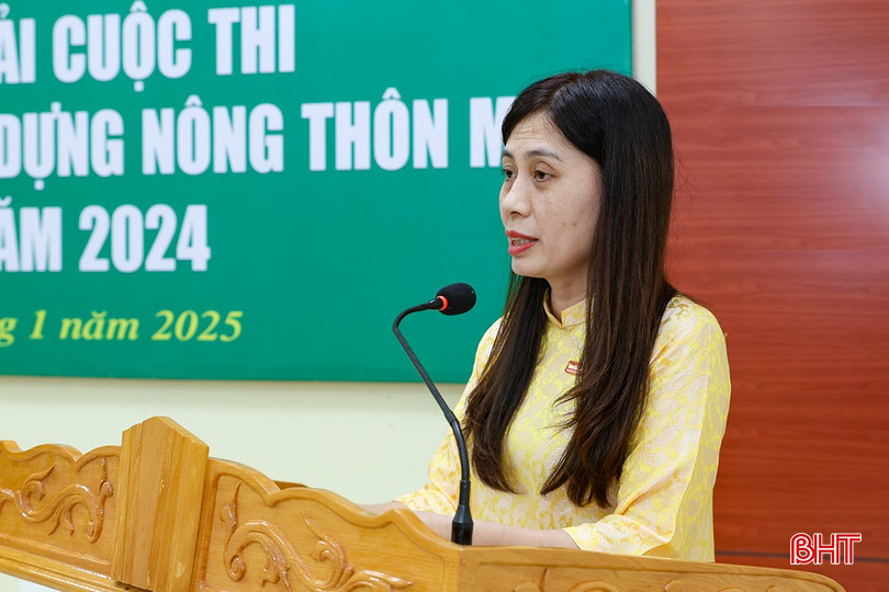 Phó Tổng biên tập Trương Mai Thủy báo cáo tổng kết cuộc thi về chủ đề "Chung sức xây dựng NTM". bqbht_br_aimg-5077.jpg