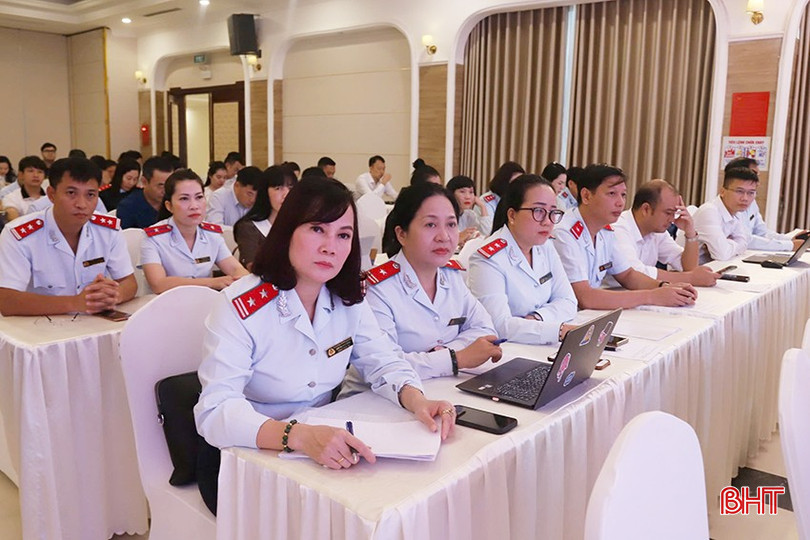 Đại biểu nghe báo cáo kết quả công tác thanh tra ngành TT&TT trong năm 2024. bqbht_br_u.jpg