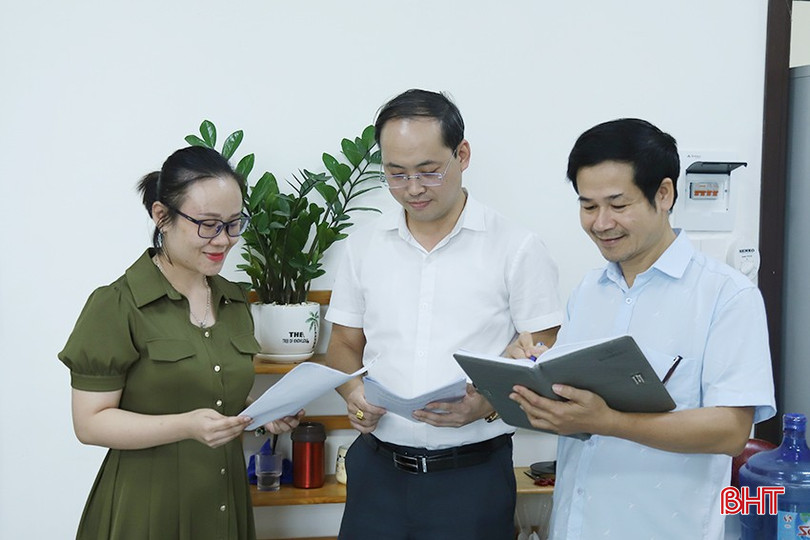 Sở Nội vụ là cơ quan thường trực, tham mưu UBND tỉnh, Chủ tịch UBND tỉnh chỉ đạo các sở, ngành, UBND cấp xã thực hiện công tác bầu cử. bqbht_br_1111-3975.jpg