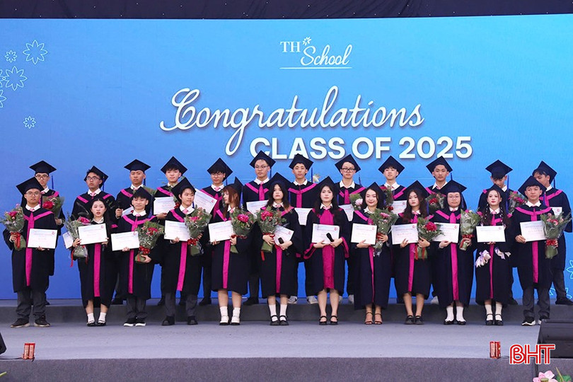 Khoá học sinh đầu tiên của TH School tại Lễ tốt nghiệp năm học 2024–2025. bqbht_br_4019039e8dc5399b60d4.jpg