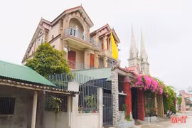 Rực rỡ sắc hoa nơi miền quê xứ đạo