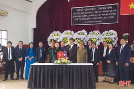 Trang trọng lễ bàn giao hài cốt liệt sỹ quân tình nguyện Việt Nam tại thủ đô Viêng Chăn