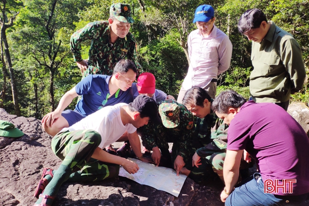Hành trình vượt hơn 14 km đường rừng khảo sát thác Vũ Môn