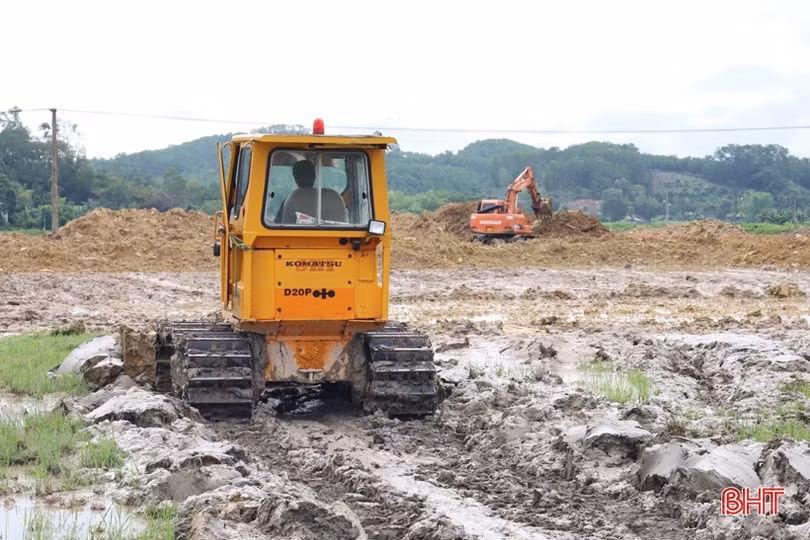 Hương Sơn đẩy nhanh tiến độ tích tụ ruộng đất