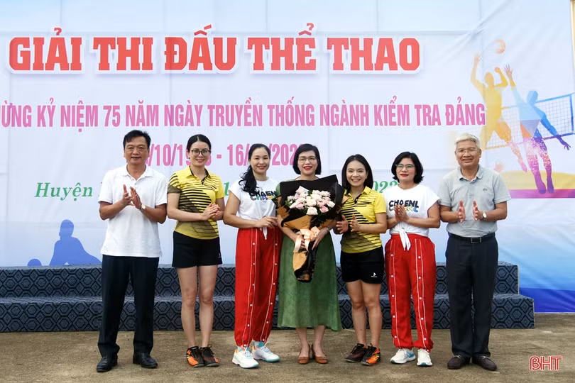 Hấp dẫn giải bóng chuyền kỷ niệm ngành Kiểm tra Đảng