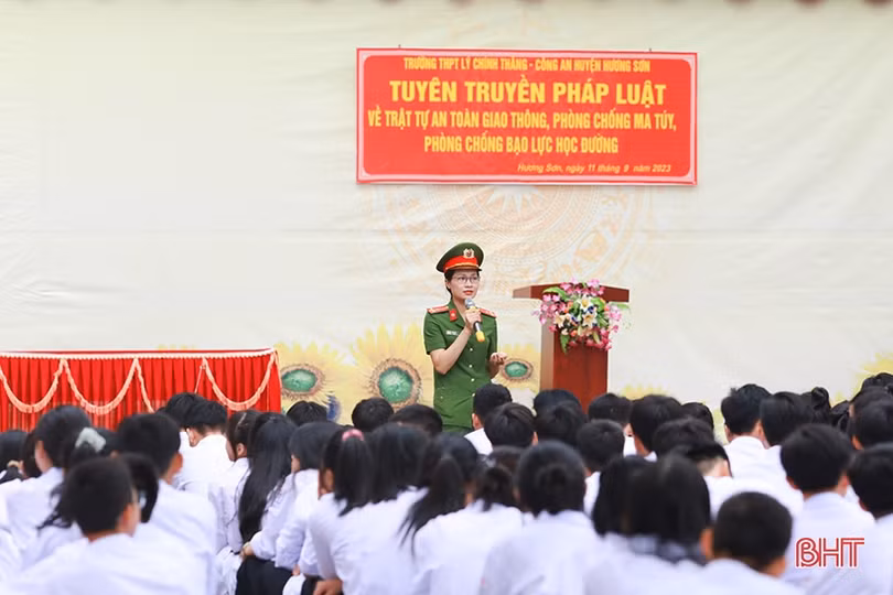 550 học sinh Hương Sơn được trang bị kiến thức pháp luật