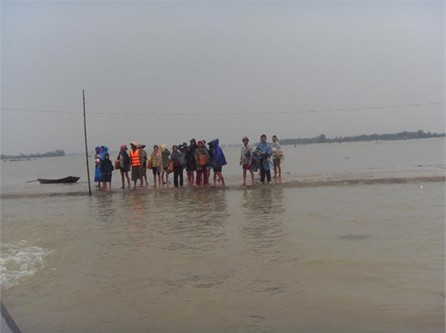 Hàng nghìn hộ dân đang phải sống cảnh màn trời chiếu... nước!